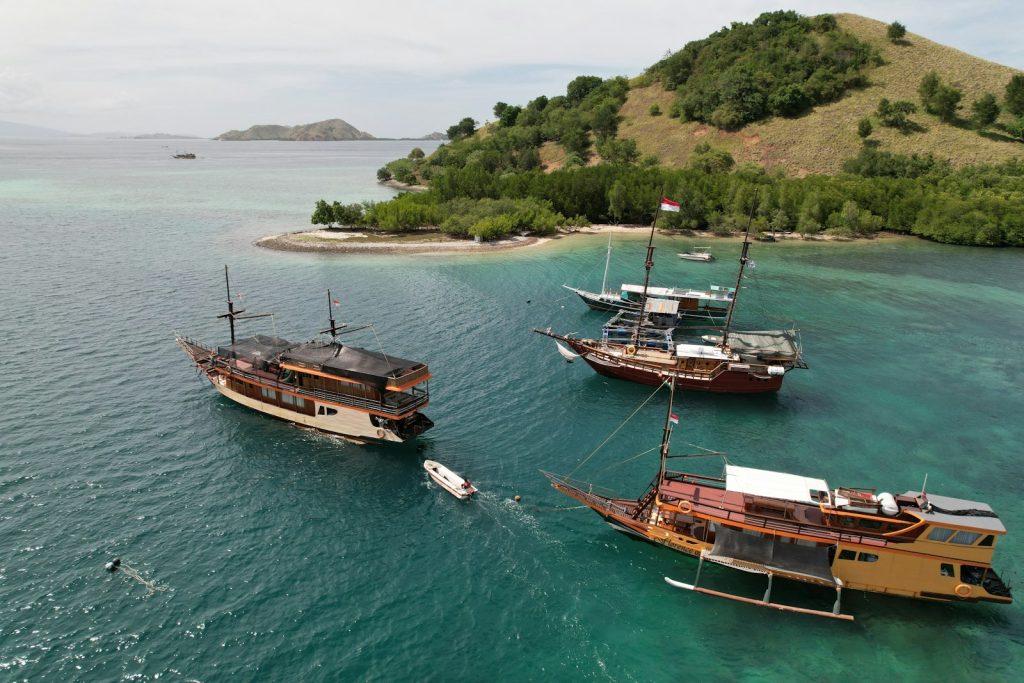 3D2N vs 4D3N Komodo Liveaboard: Which to Book for 2027?