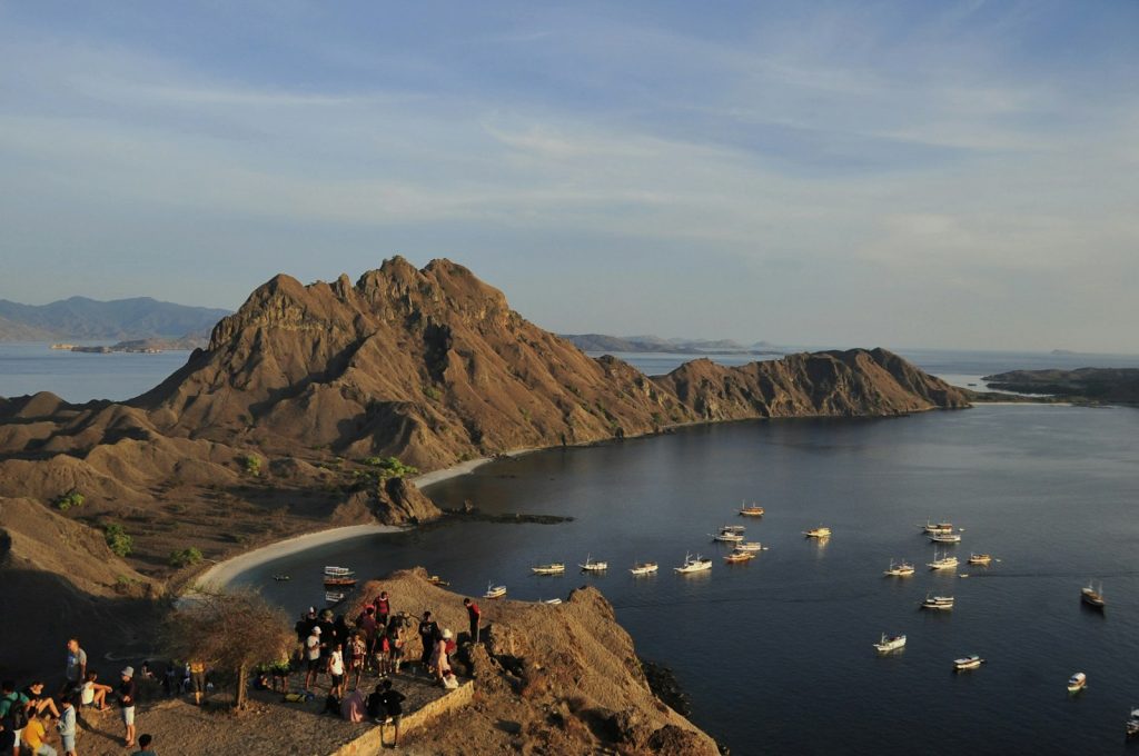 Komodo Liveaboard Deals 2027: Early-Bird & Last-Minute Offers