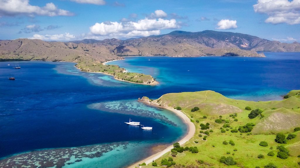 Komodo Liveaboard Itinerary 2027: Day-by-Day Sample Routes