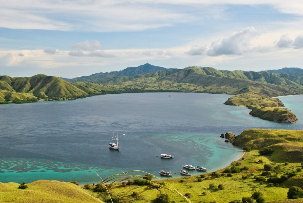 Komodo Liveaboard Seasickness: How Rough Is the Sea? (2027)